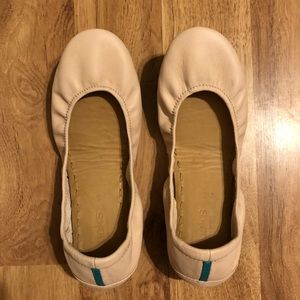 Cream Tieks SZ 10